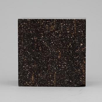 SOCKEL, porfyr, 1800-tal.