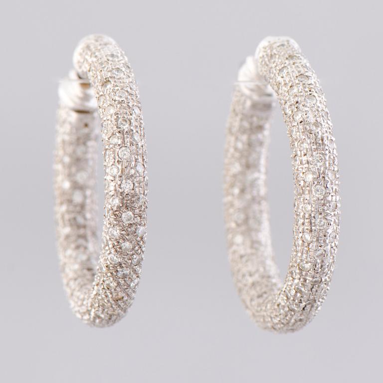 EARRINGS, brilliant cut diamonds, 18K white gold.