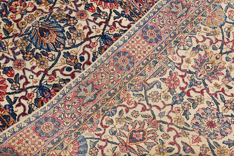 Gallerimatta, Kirman, ca 434 x 88 cm.