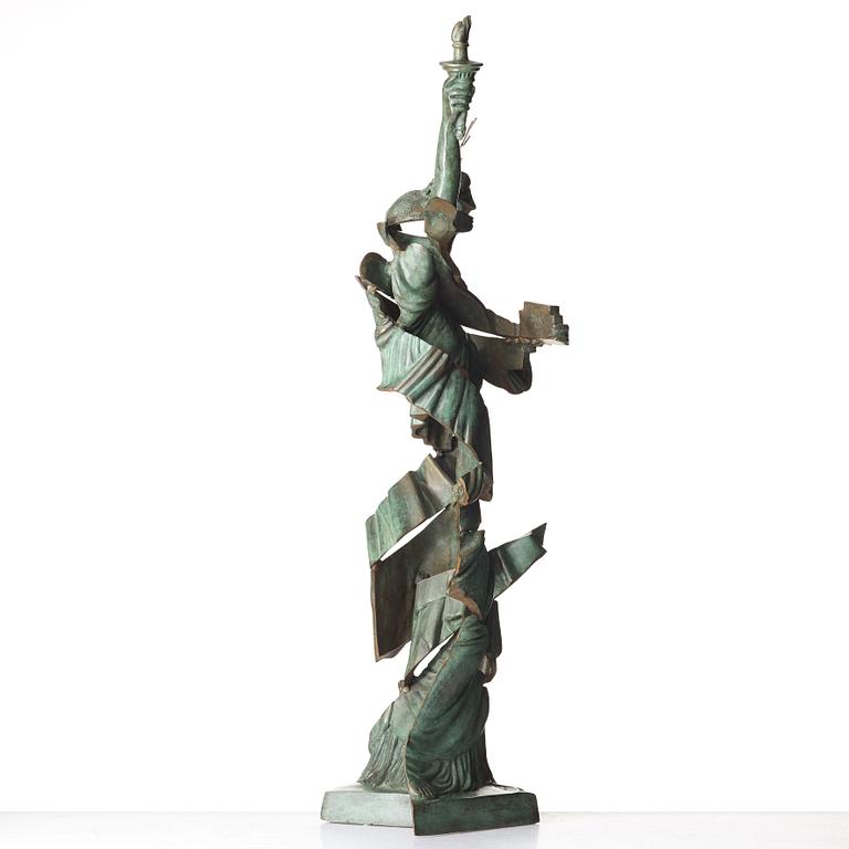 Fernandez Arman, "Statue of Liberty, horizontally sliced".