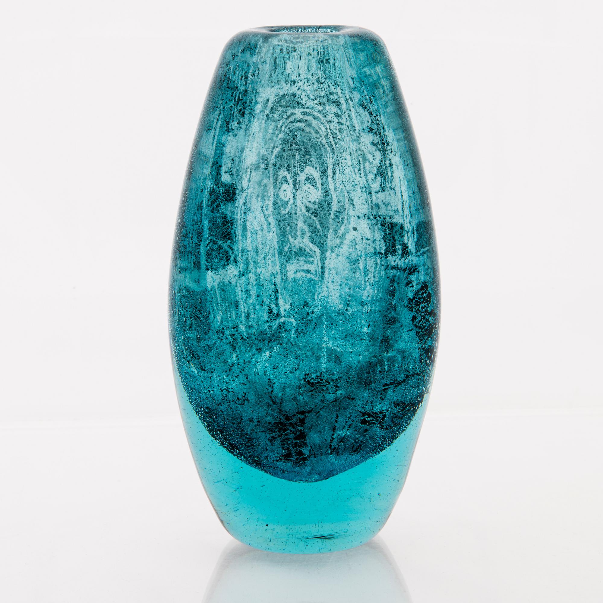 ELLA VARVIO, A glass vase/ sculpture, signed Ella Varvio 2016.