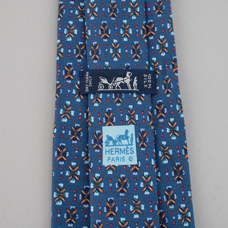 Hermès, 3 silk ties.
