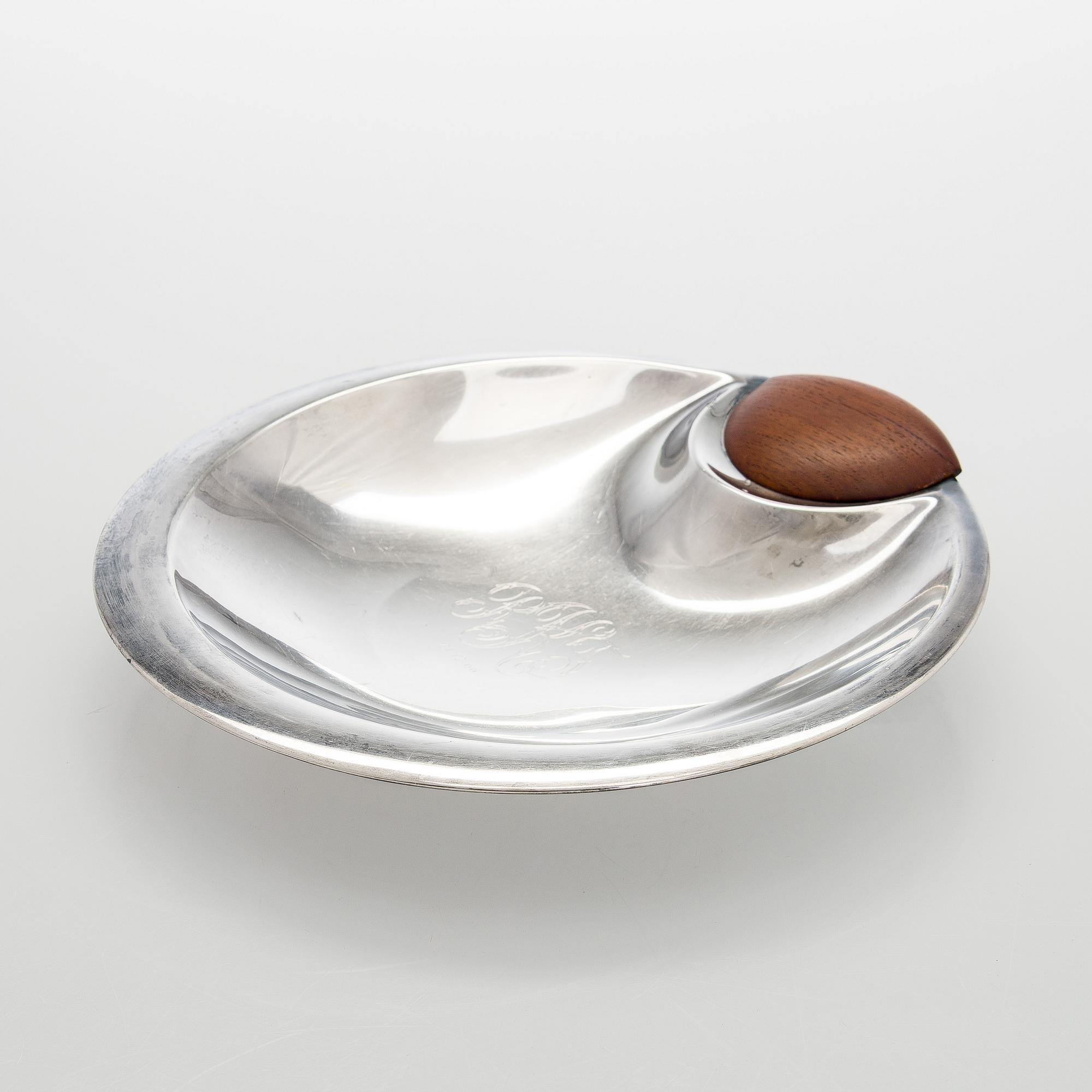 Tapio Wirkkala, breadbasket/ bowl, silver and teak, maker's mark TW, Kultakeskus, Hämeenlinna 1965.