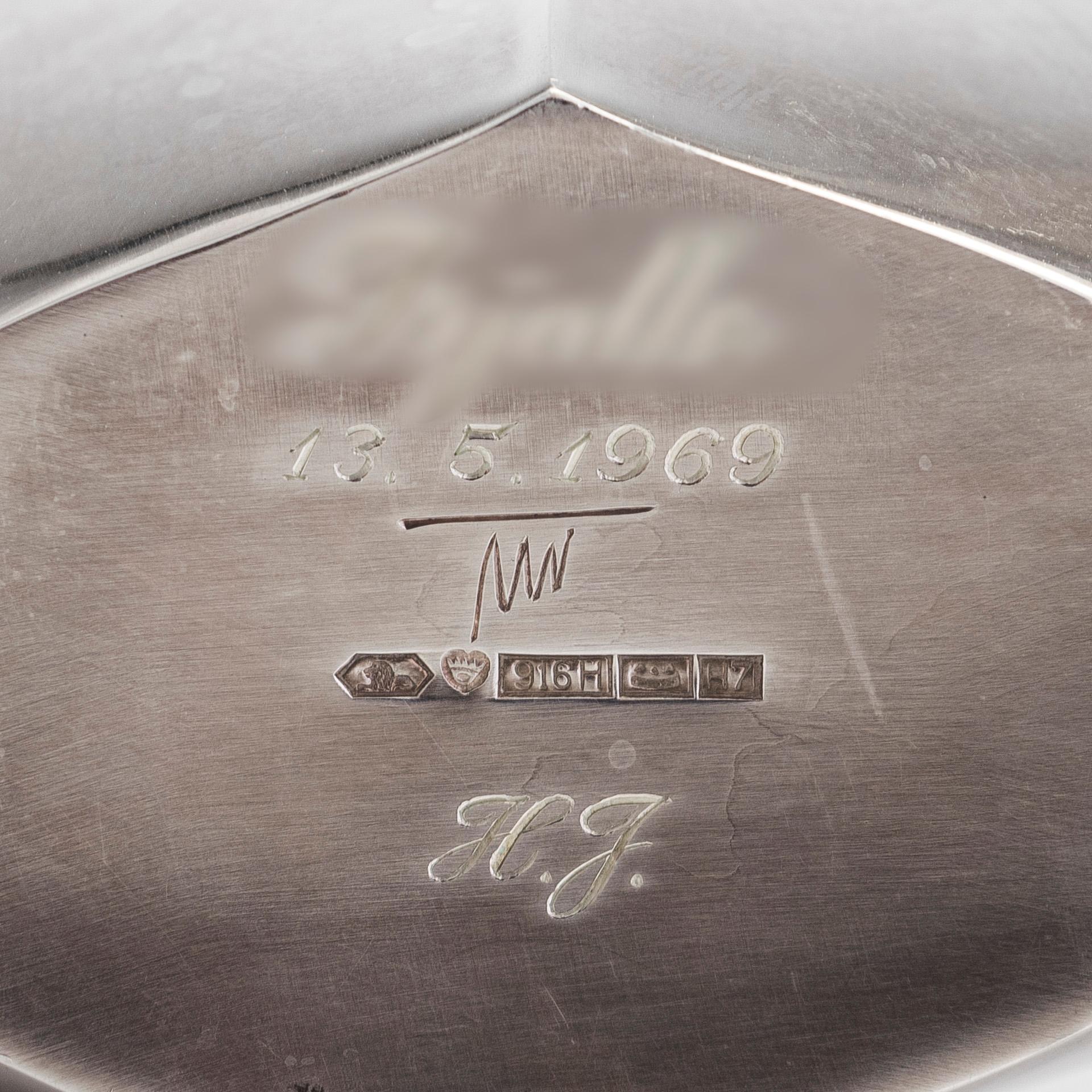 Tapio Wirkkala, maljakko, hopeaamalli TW 42, Kultakeskus, Hämeenlinna 1961.