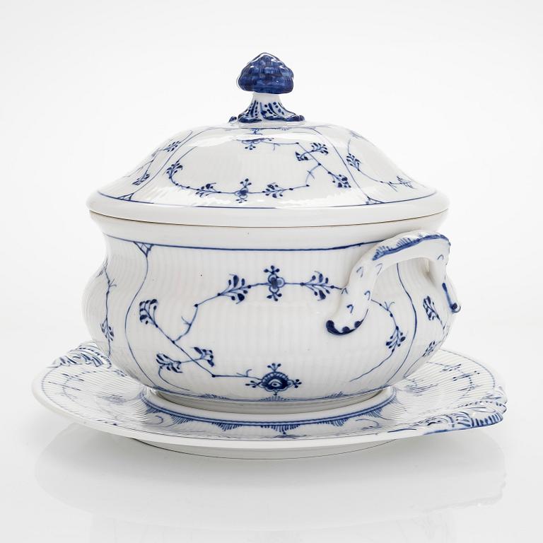 Royal Copenhagen, Tureen with platter, 'Musselmalet', half lace, Denmark.