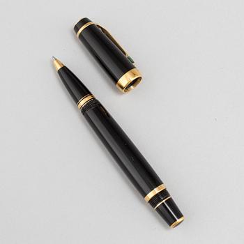 A Montblanc 'Bohème Vert' ballpoint pen.