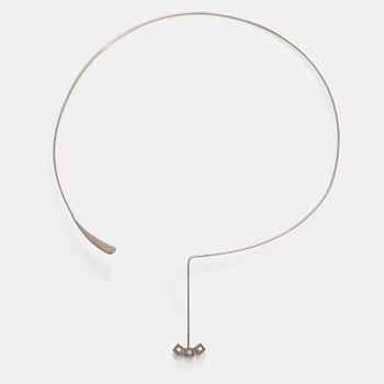 Pekka Piekäinen, An 18K white gold collier with diamonds ca. 0.09 ct in total. Auran Kultaseppä, Turku 1971.