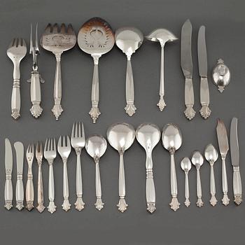 184 pieces of silver cutlery "Dronning" by Georg Jensen.