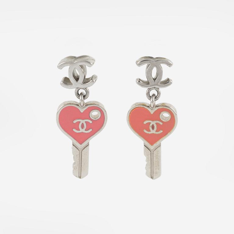 Chanel, earrings, "Heart and Arrow CC Valentines earrings" SS 2007.