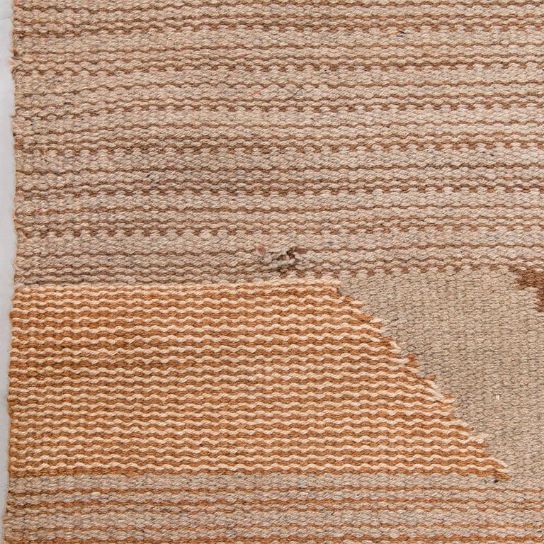 A 1930's Finnish flat weave carpet. Circa 240x340 cm.