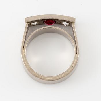Bengt Liljedahl ring 18K white gold two round brilliant-cut diamonds.