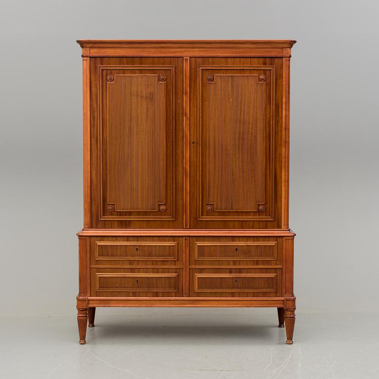 SKÅP, gustaviansk stil, 1900-talets slut.