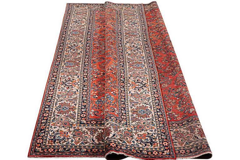 A carpet, Sarouk, c. 398 x 296 cm.