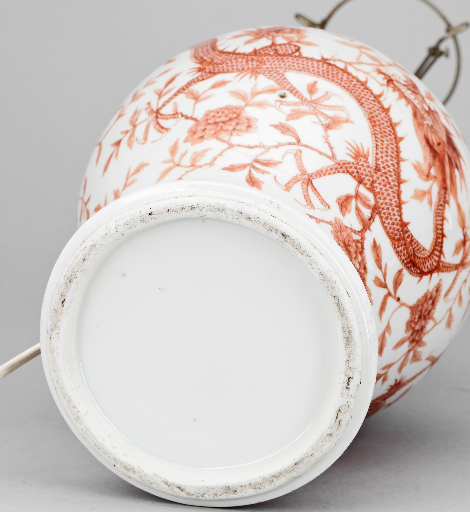 BORDSLAMPA, porslin, Kina, 1800/1900-tal.