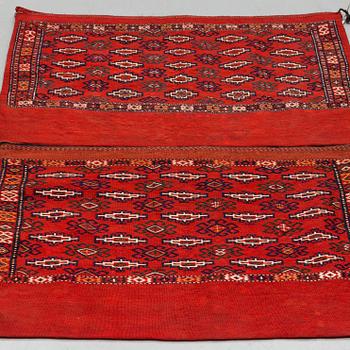 CHUVALS, 2 pcs., flat woven, old, probably Iran, ca ca 75,5 x 117 cm and 76,5 x 106 cm.