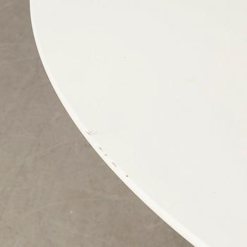 Paul Leroy matbord "Aoyama" för Gubi Danmark modern tillverkning.