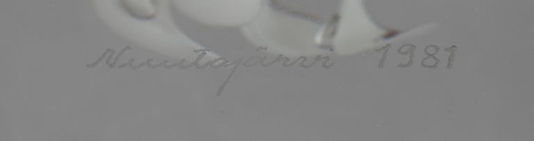 ÅRSKUB 1981, glas, signerad Oiva Toikka Nuutajärvi, 780/1000.