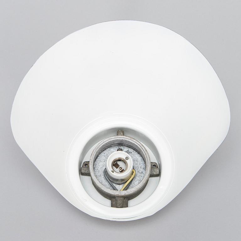 Paavo Tynell, a mid-20th century '7309' outdoor light / wall light for Idman.