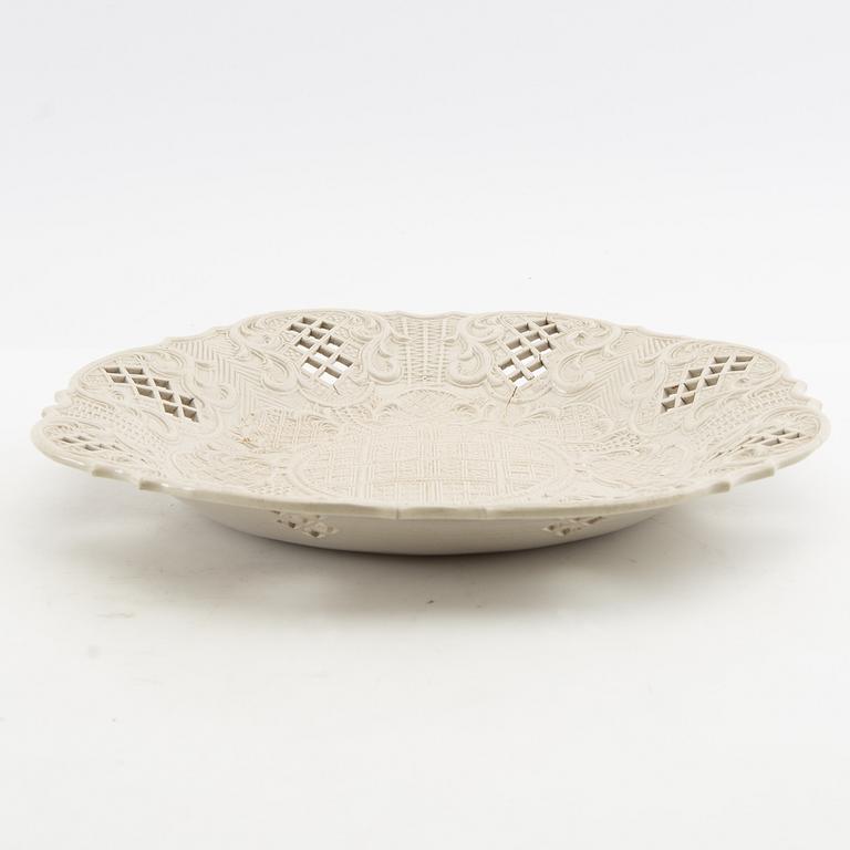 Fat Staffordshire England 1700-talets andra hälft saltglaserat stengods.