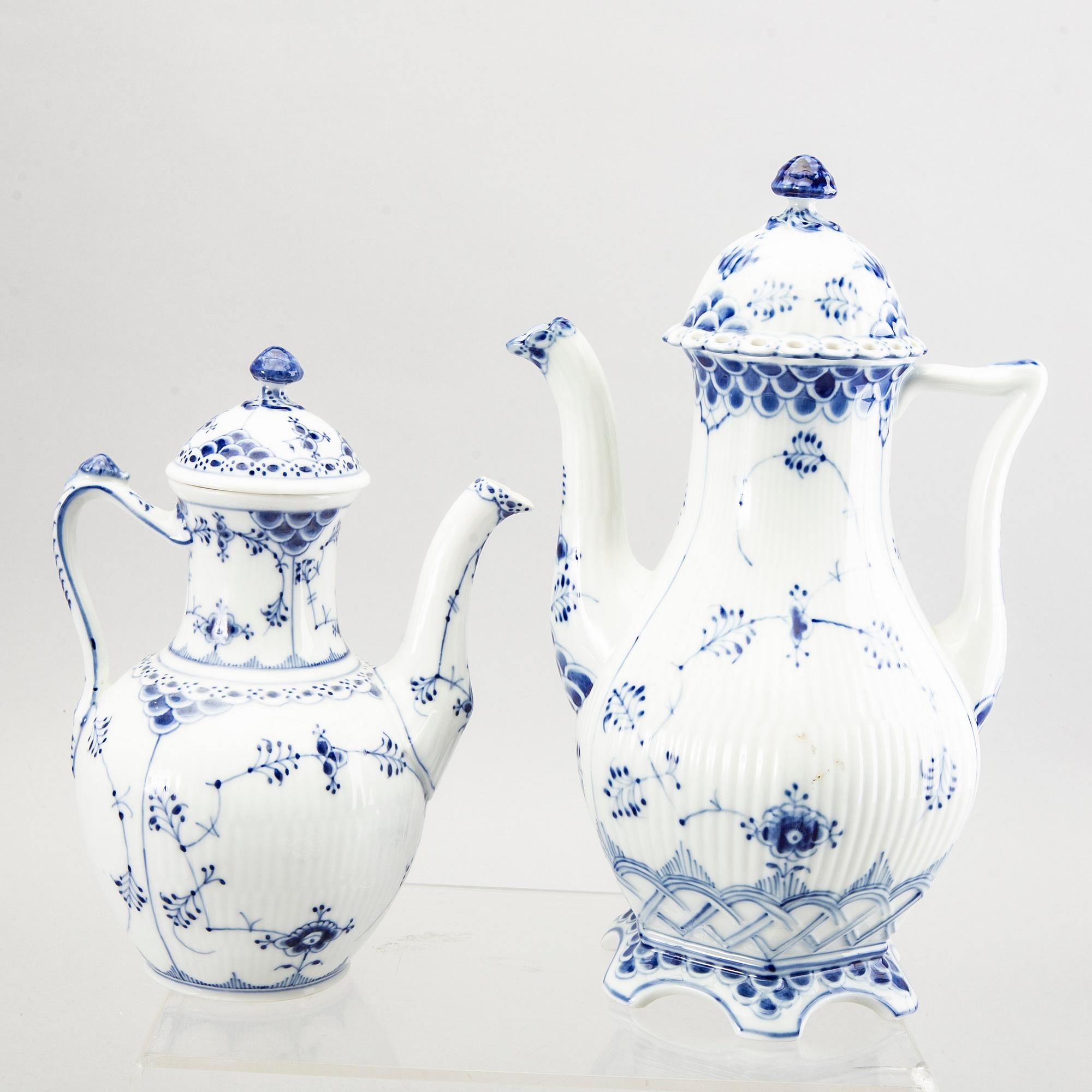 A Royal Copenhagen Musselmalet 74 pcs porcelain service alter part of the 20th century.