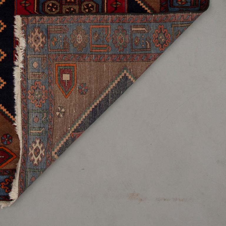 MATTA, orientalisk. Ca 196x128 cm.