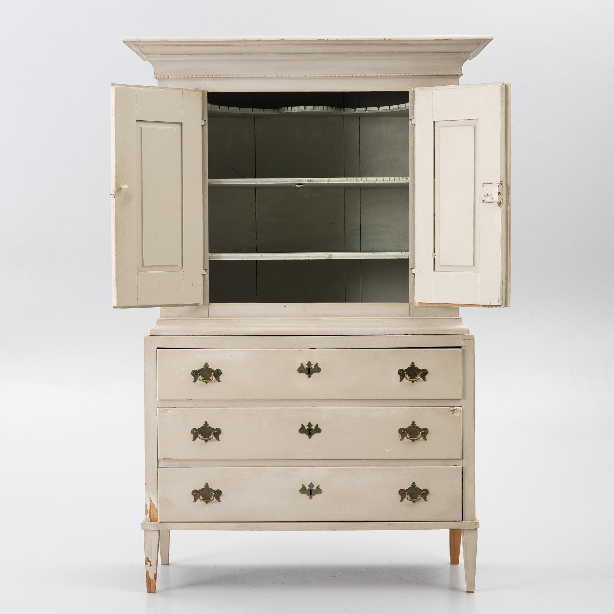Cabinet, 18th and 19th century.
