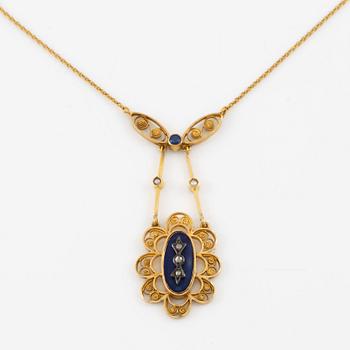 Collier 18K guld med emalj och rosenslipade diamanter.