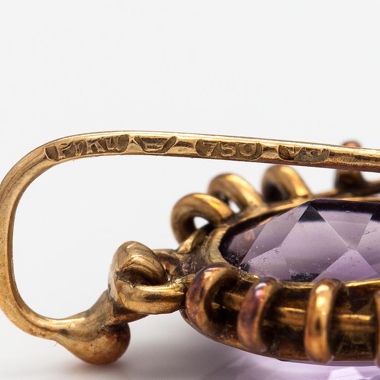 A pair of 18K gold earrings with amethyst. Pirkan kulta, Tampere 1950.