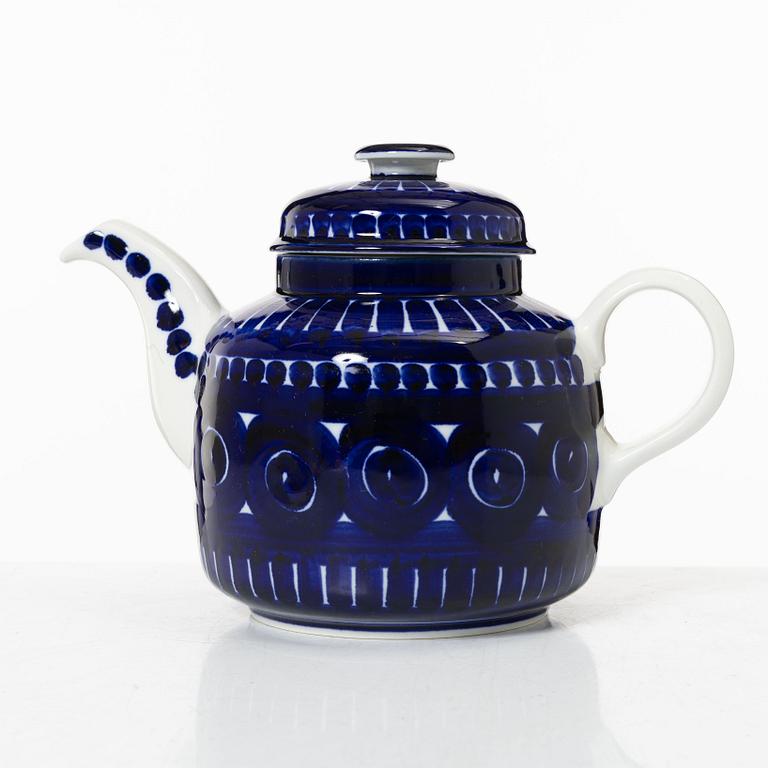 Ulla Procopé, porcelain service pieces "Valencia", Arabia, Finland (17 pieces).