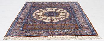 Carpet, Tabriz. 190 x 125 cm.