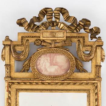 Spegel, gustaviansk, Göteborgs hallstämpel. 1700-talets slut.