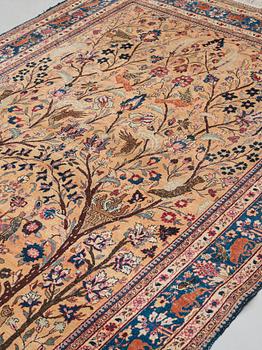 A carpet, an antique/a semi-antique Tabriz figural, ca 297,5-302 x 206,5-211 cm, signerad Sherkate Bargh.