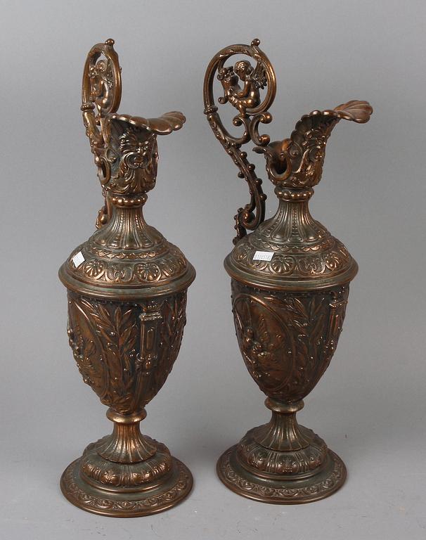 PRYDNADSKANNOR, ett par, vitmetall, nyrenässans, 1800-talets slut.