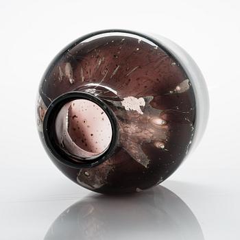 Kaj Franck, A glass vase signed Kaj Franck, Nuutajärvi Notsjö.