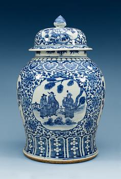 A large blue and white jar, Qing dynasty, 19h Century.