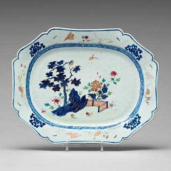 744. A famille rose serving dish, Qing dynasty, Qianlong (1736-95).