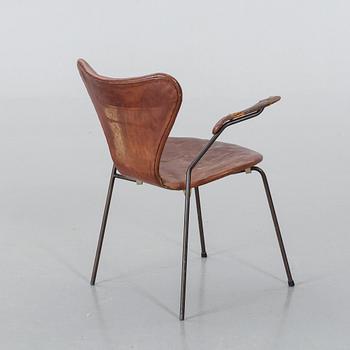 ARNE JACOBSEN, karmstol "Sjuan" för Fritz Hansen 1950-tal.