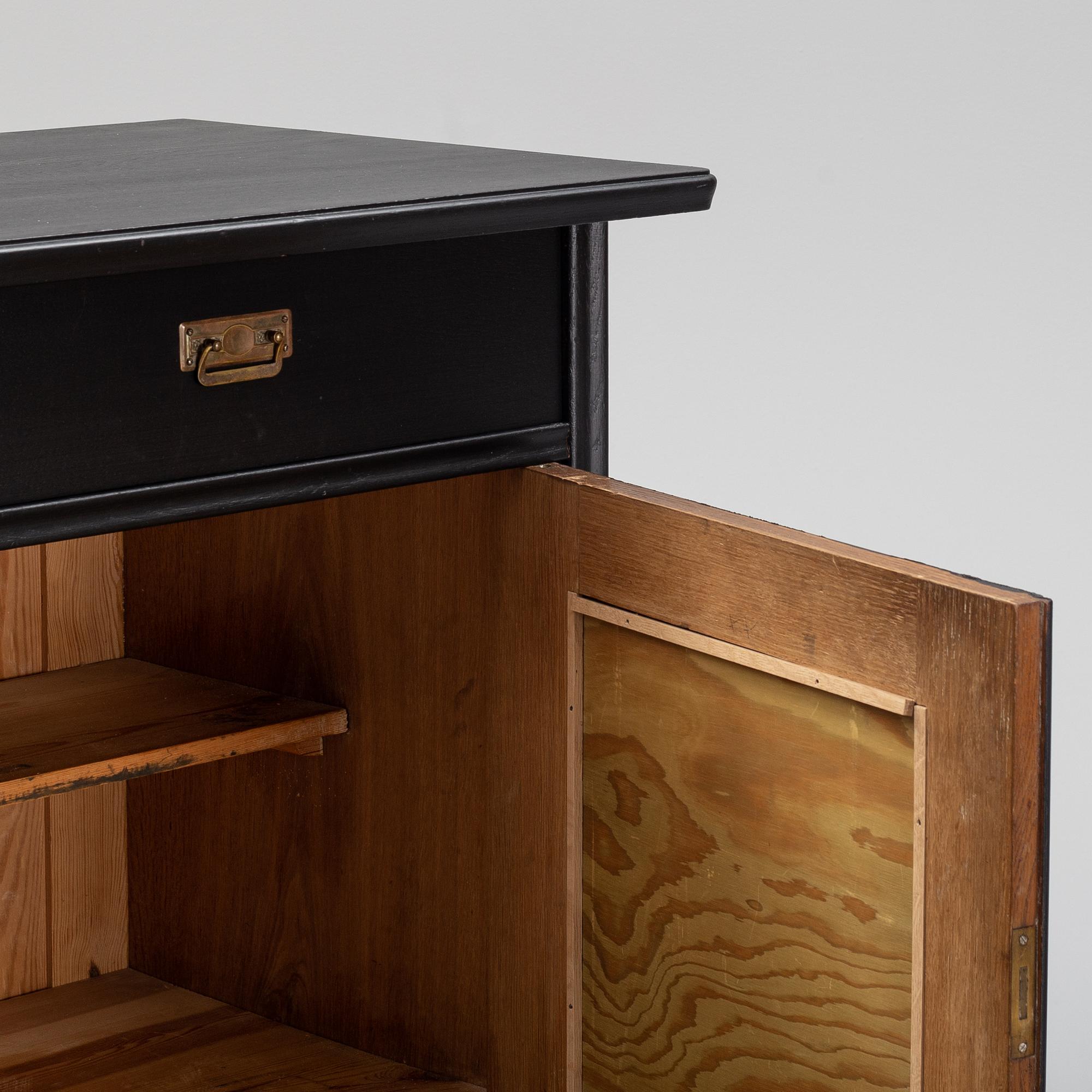 A sideboard from the first half of the 20th century.