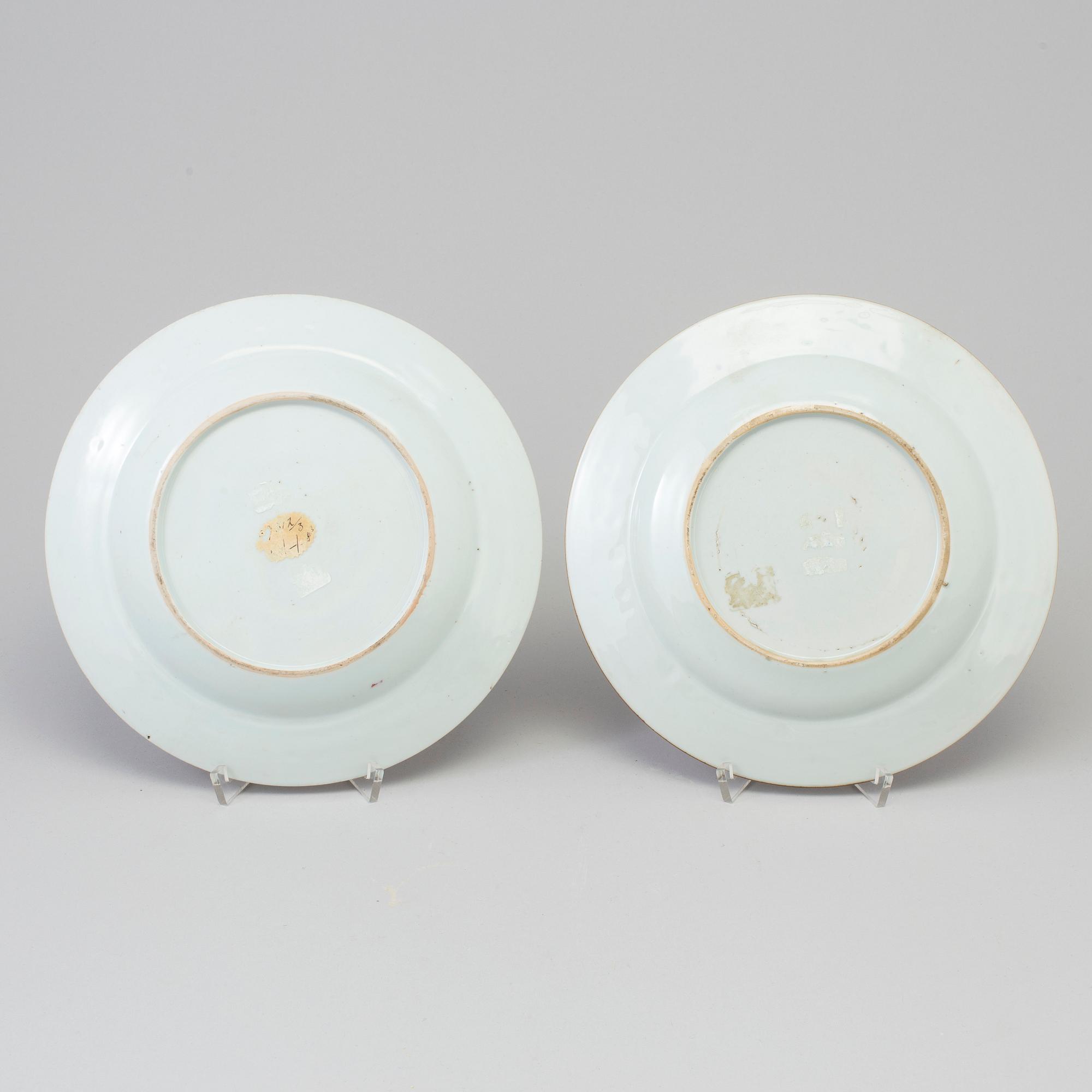 Two famille rose dinner plates, Qing dynasty, 18th Century.