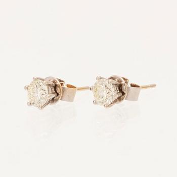 Örhängen vitguld 18K och briljantslipade diamanter.