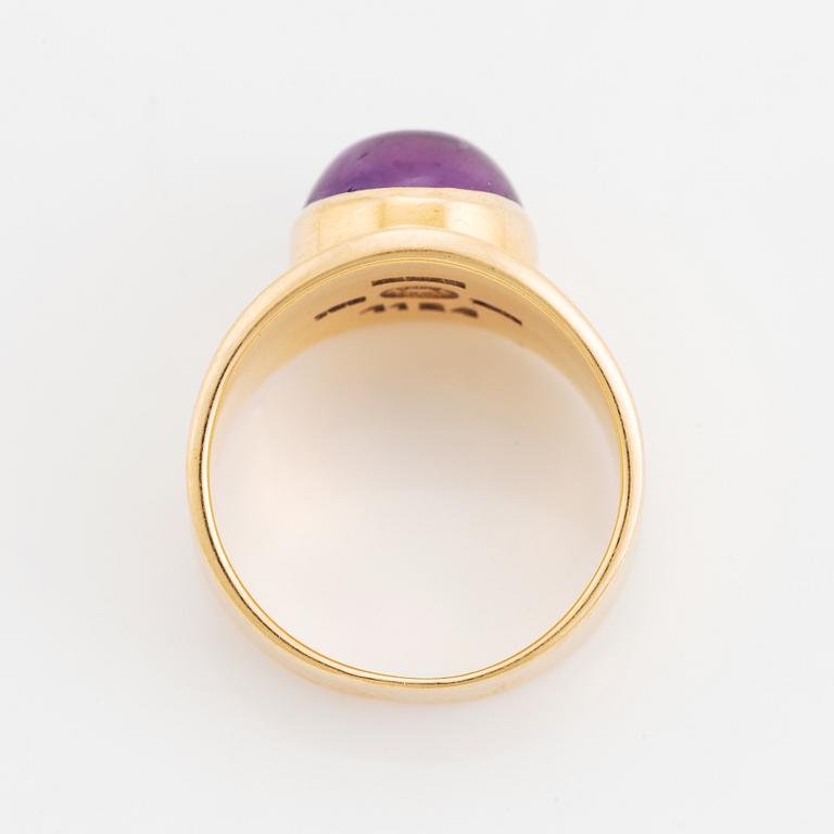 Georg Jensen, Poul Hansen, ring, 18K guld med cabochonslipad ametist.