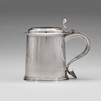 An English 17th century silver tankard, mark of John Jackson, London 1689.