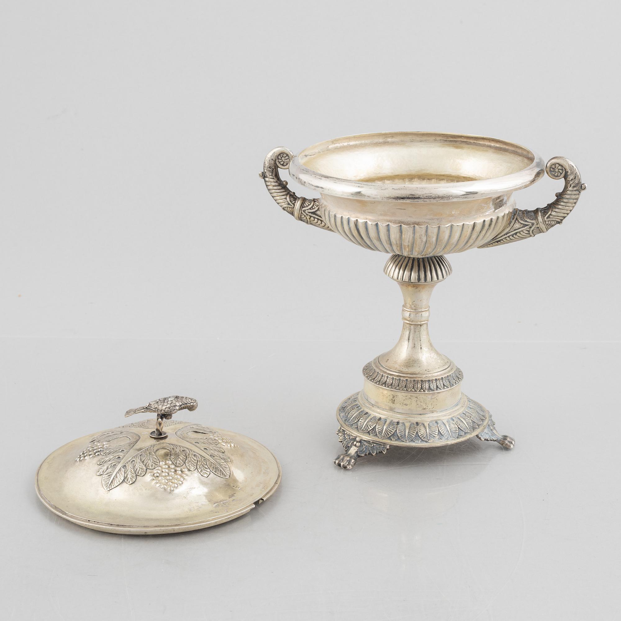 A Swedish silver sugar bowl with cover, marks of Magnus Fryberg, Jönköping 1830.