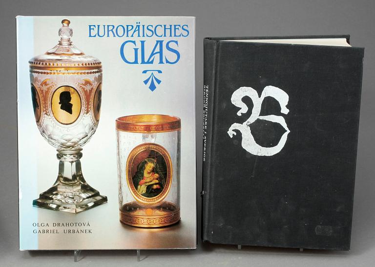 BÖCKER, 9 stycken, främst antikt tenn och glas.