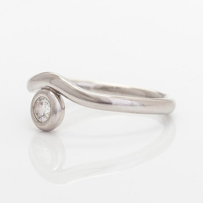 Tiffany & Co, Elsa Peretti, sormus, "Diamonds by The Yard", platinaa ja briljanttihiottu timantti.