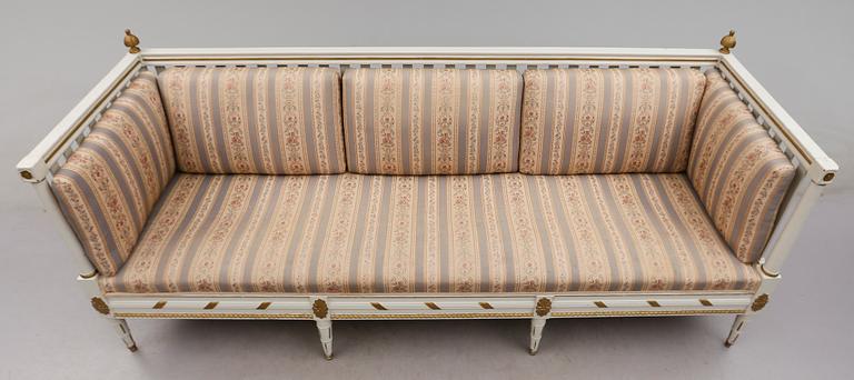 SOFFA, sengustaviansk, omkring år 1800.