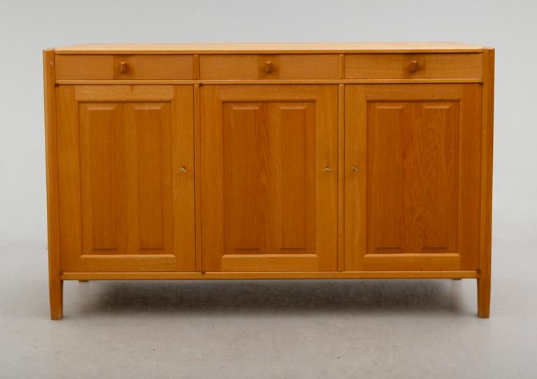 SIDEBOARD, Carl Malmsten, 1900-talets andra hälft.