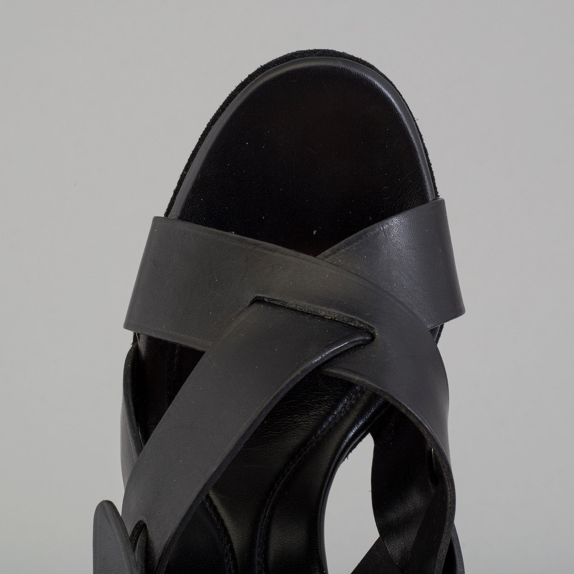 YVES SAINT LAURENT, skor, storlek 37.