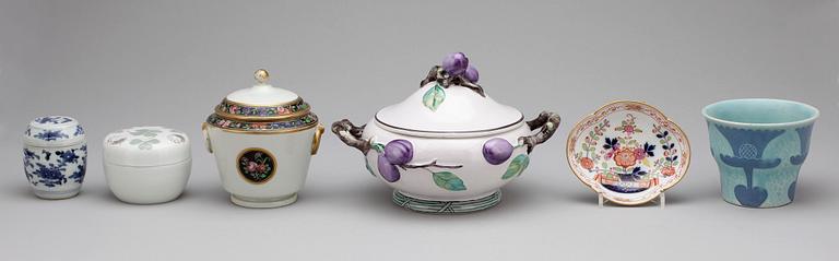 PARTI DIVERSE, 10 delar, keramik, glas, lackarbete, 1800/1900-tal.