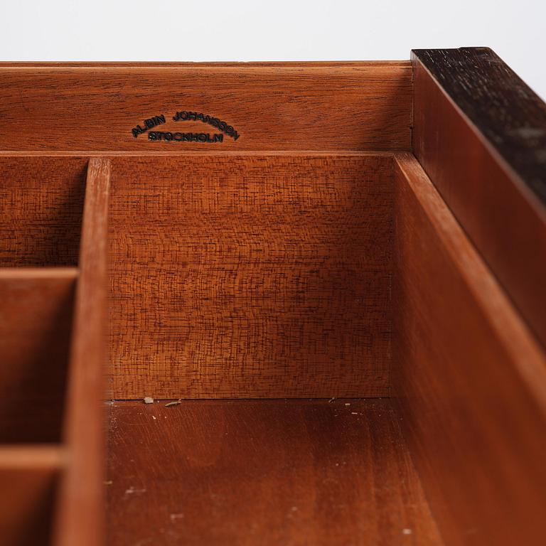 Carl Malmsten, byrå, utförd av snickarmästare Albin Johansson, Stockholm, 1943.